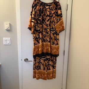 2 piece Papillon outfit